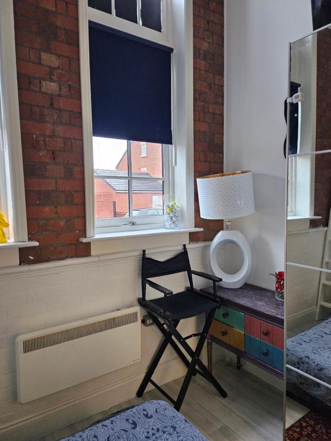 Characteristic Loft Style Apartment เบอร์มิงแฮม ภายนอก รูปภาพ