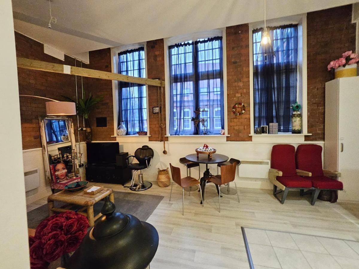Characteristic Loft Style Apartment เบอร์มิงแฮม ภายนอก รูปภาพ